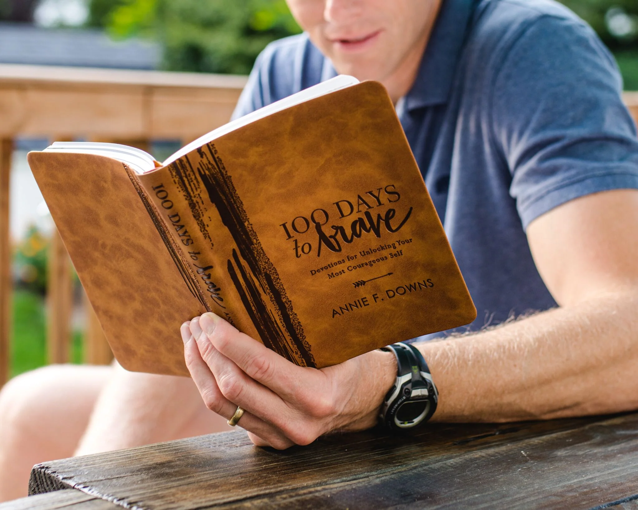 100 Days to Brave Deluxe Edition: Devotions for Unlocking Your Most Courageous Self (A 100-Day Devotional) - Image 5