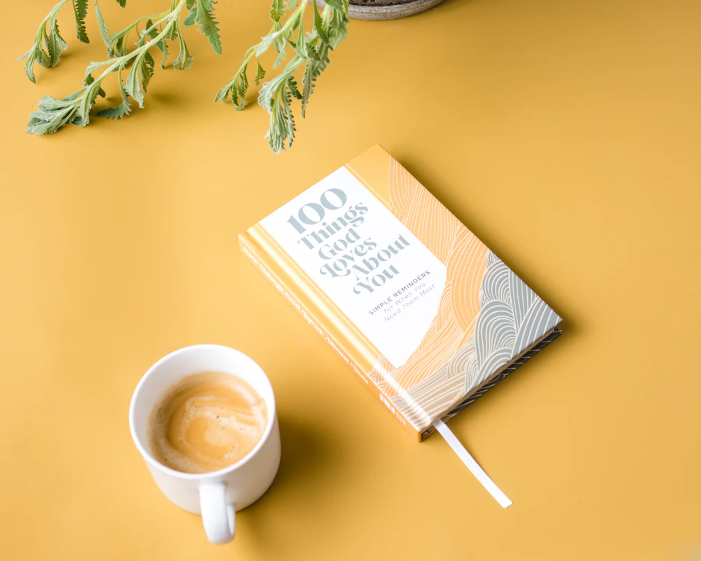 100 Things God Loves About You: Simple Reminders for When You Need Them Most (A 100-Day Devotional) - Image 4