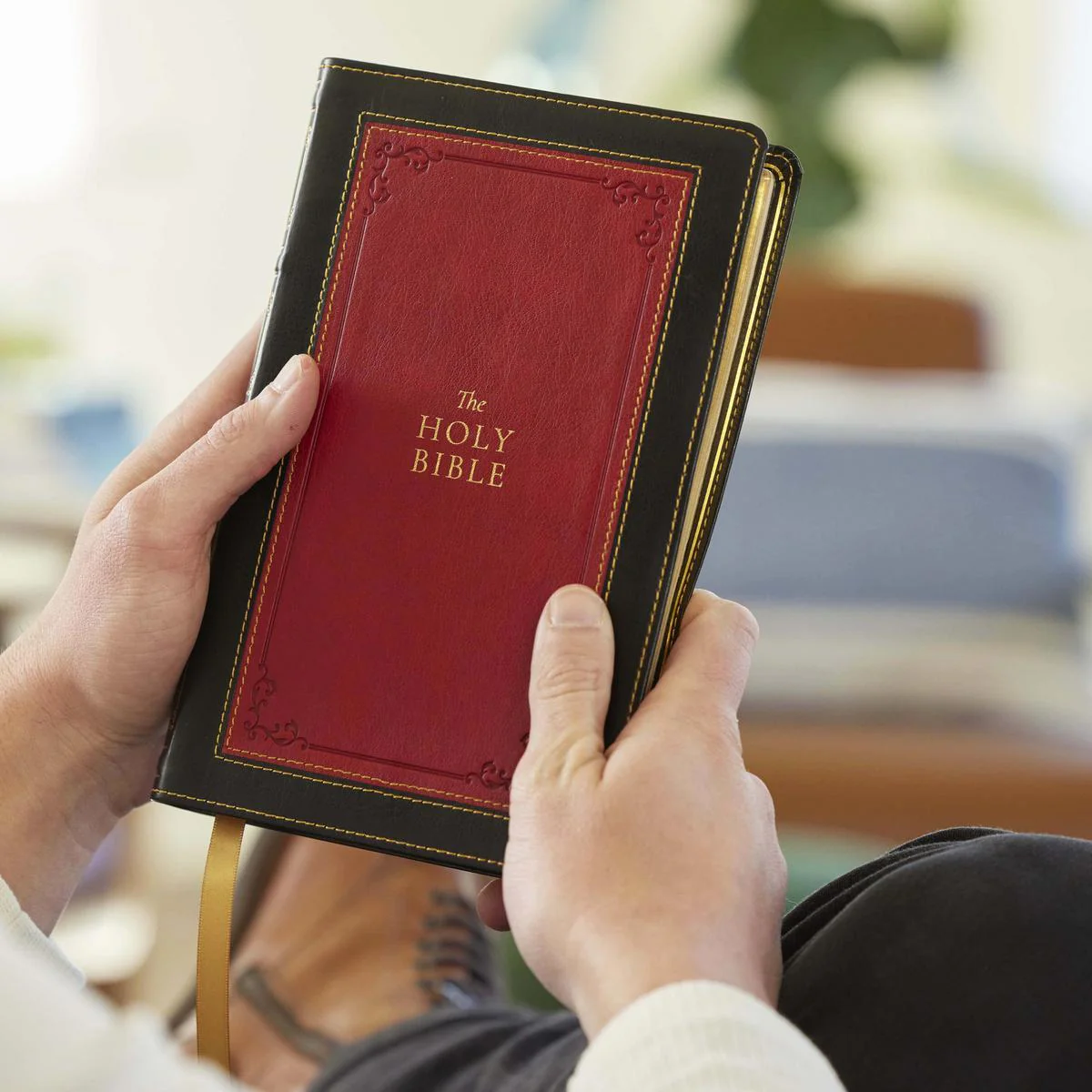 1611 KJV with Apocrypha: Holy Bible - Image 5