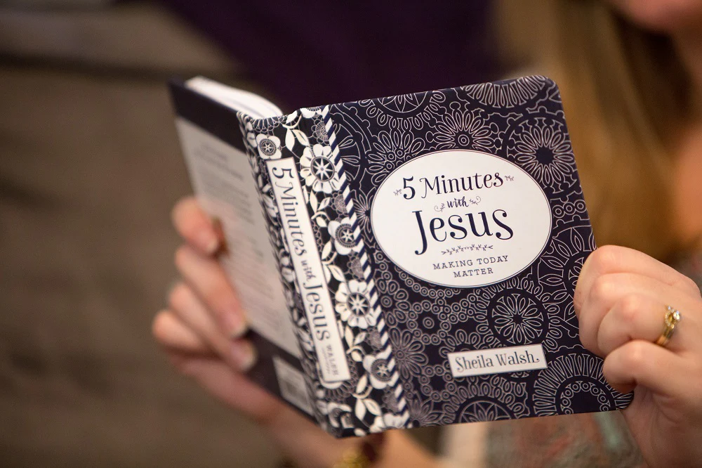 5 Minutes with Jesus 3-Pack Bundle - Image 4