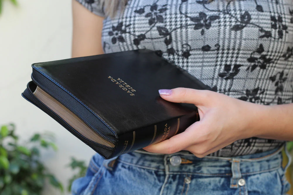 Biblia Católica, Regalos y Ceremonias, Piel reciclada, Rosado, Comfort Print - Image 40