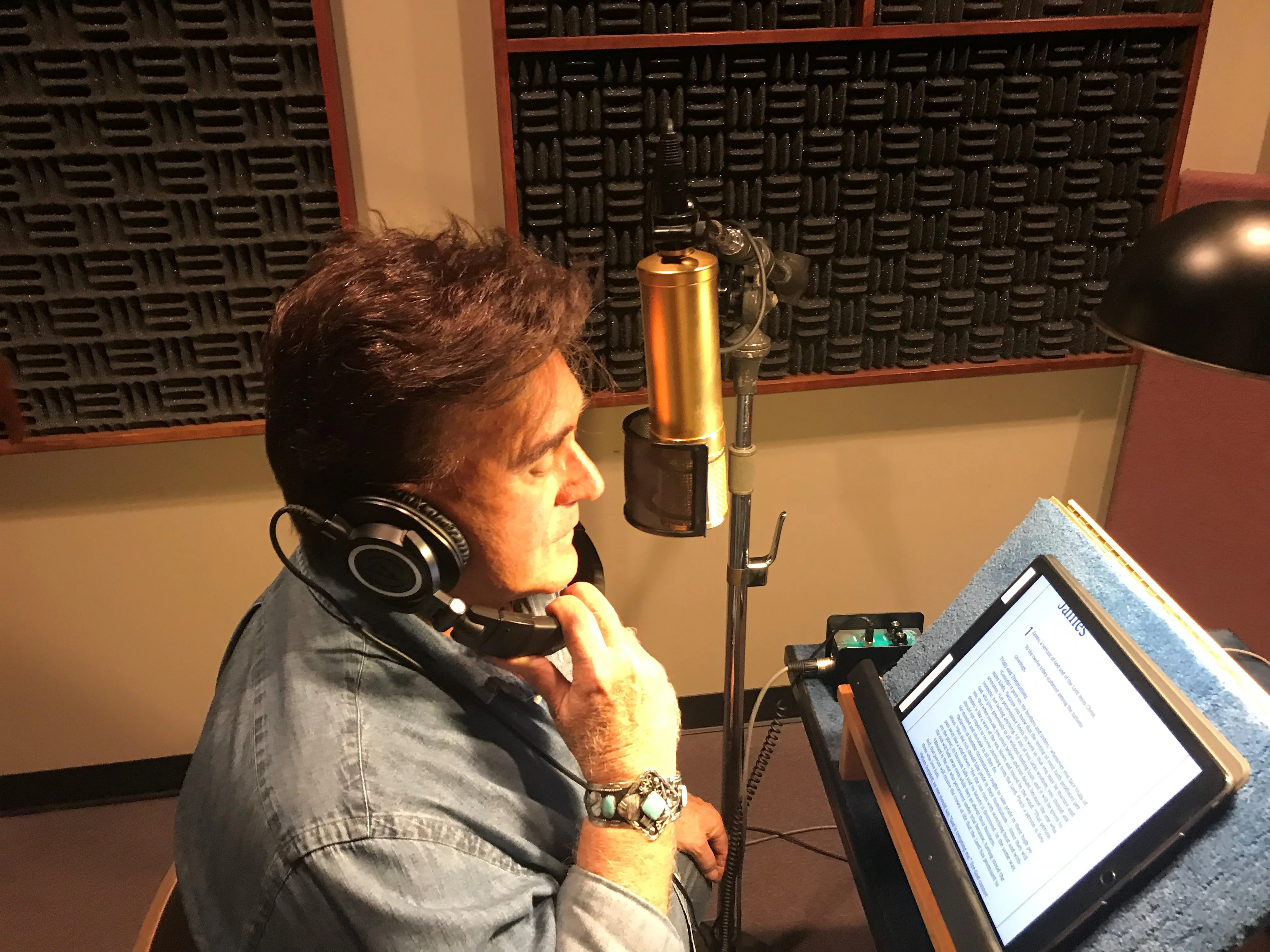 Country Gospel Audio Bible - New International Version, NIV: New Testament: The New Testament of the Bible Read by 14 Country Stars - Audiobook (Unabridged) - Image 11