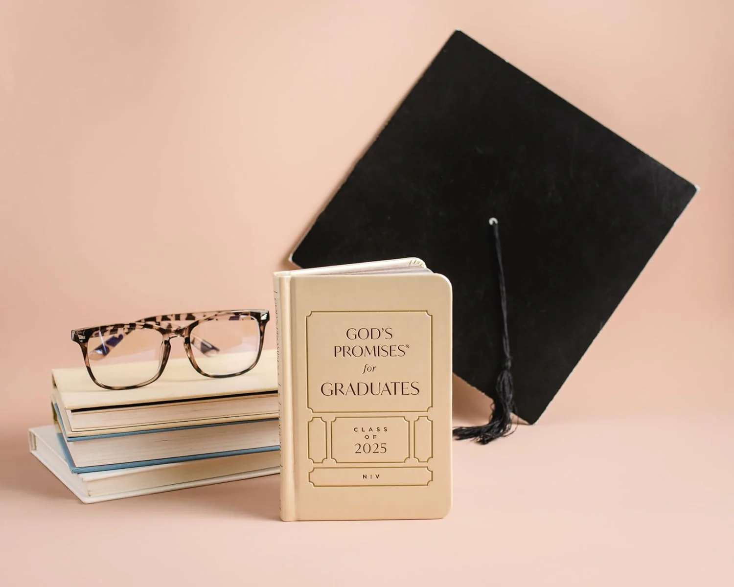 God's Promises for Graduates: Class of 2025 - Gold NIV: New International Version – The Perfect Christian Graduation Gifts to Celebrate Your Grad - Image 7