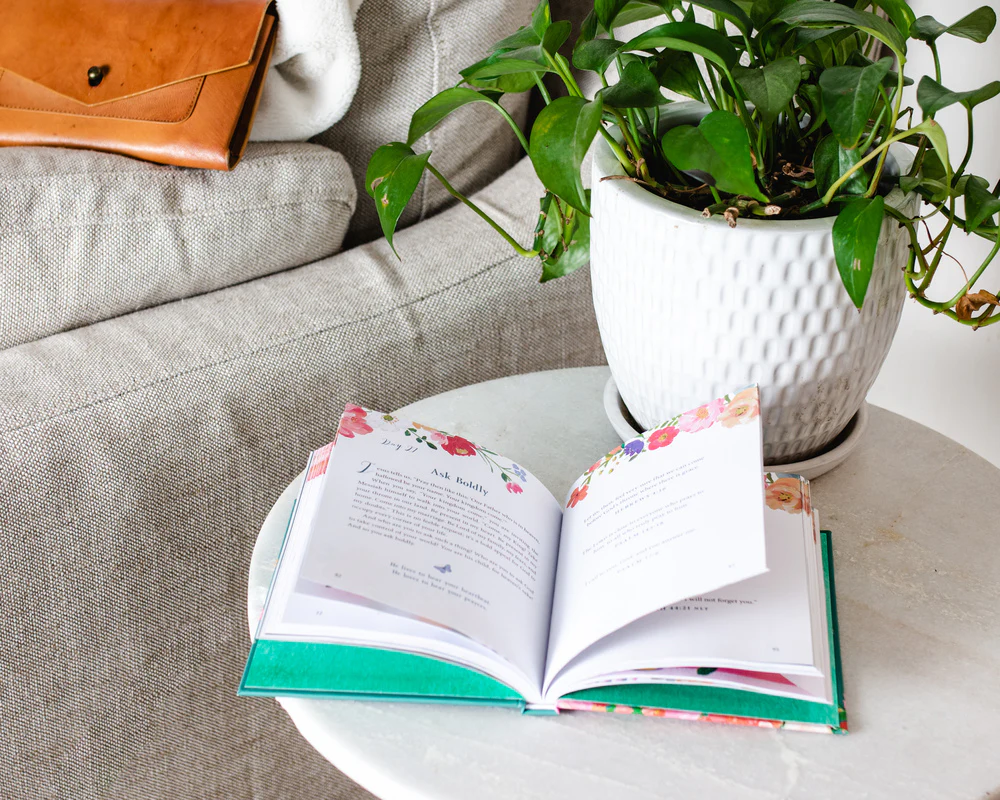 Grace for the Moment for Moms: Inspirational Thoughts of Encouragement and Appreciation for Moms (A 50-Day Devotional) – The Perfect Christian Gifts for Women - Image 6