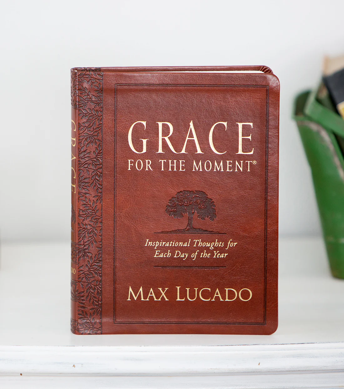 Grace for the Moment Volume I, Large Text Flexcover: Inspirational Thoughts for Each Day of the Year (A 365-Day Devotional) - Image 2