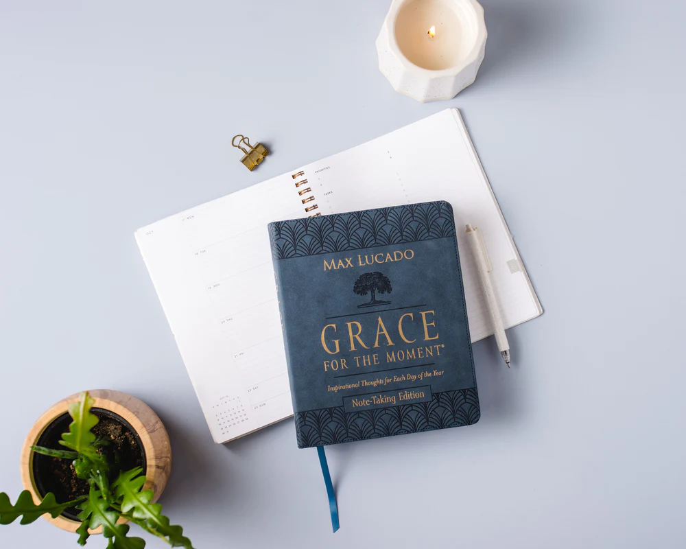 Grace for the Moment Volume I, Note-Taking Edition, Leathersoft: Inspirational Thoughts for Each Day of the Year (A 365-Day Devotional) - Image 3