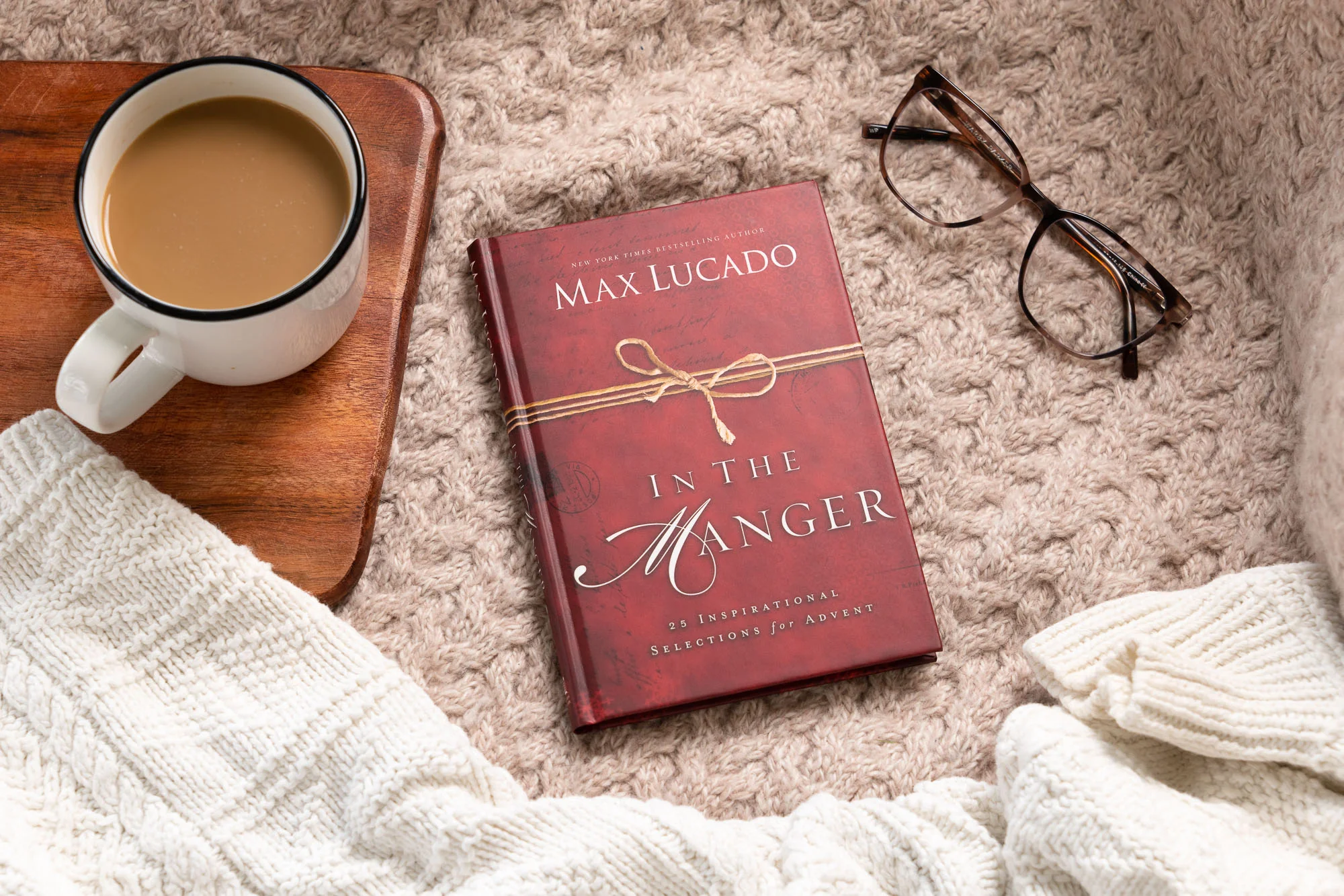 In the Manger: 25 Inspirational Selections for Advent (A 25-Day Christmas Devotional) – The Perfect Christian Gift for the Holiday Season - Image 4