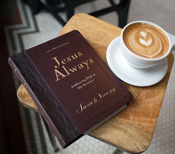 Jesus Always, Large Text Leathersoft, with Full Scriptures: Embracing Joy in His Presence (A 365-Day Devotional) – The Perfect Christian Gift for Lent and Easter - Image 5