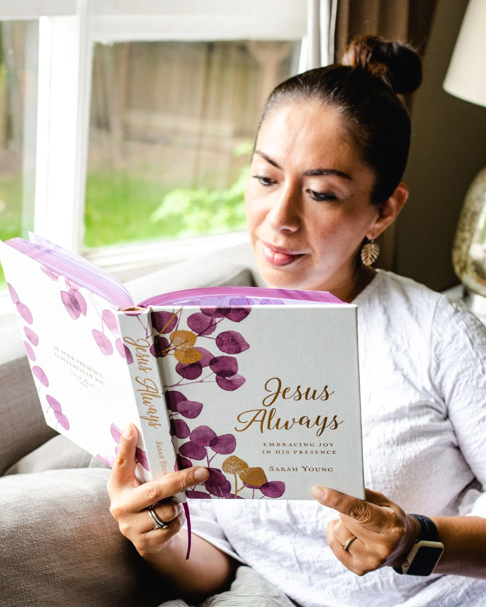 Jesus Always, Large Text Cloth Botanical Cover, with Full Scriptures: Embracing Joy in His Presence (A 365-Day Devotional) – The Perfect Christian Lent and Easter Gift for Women - Image 4