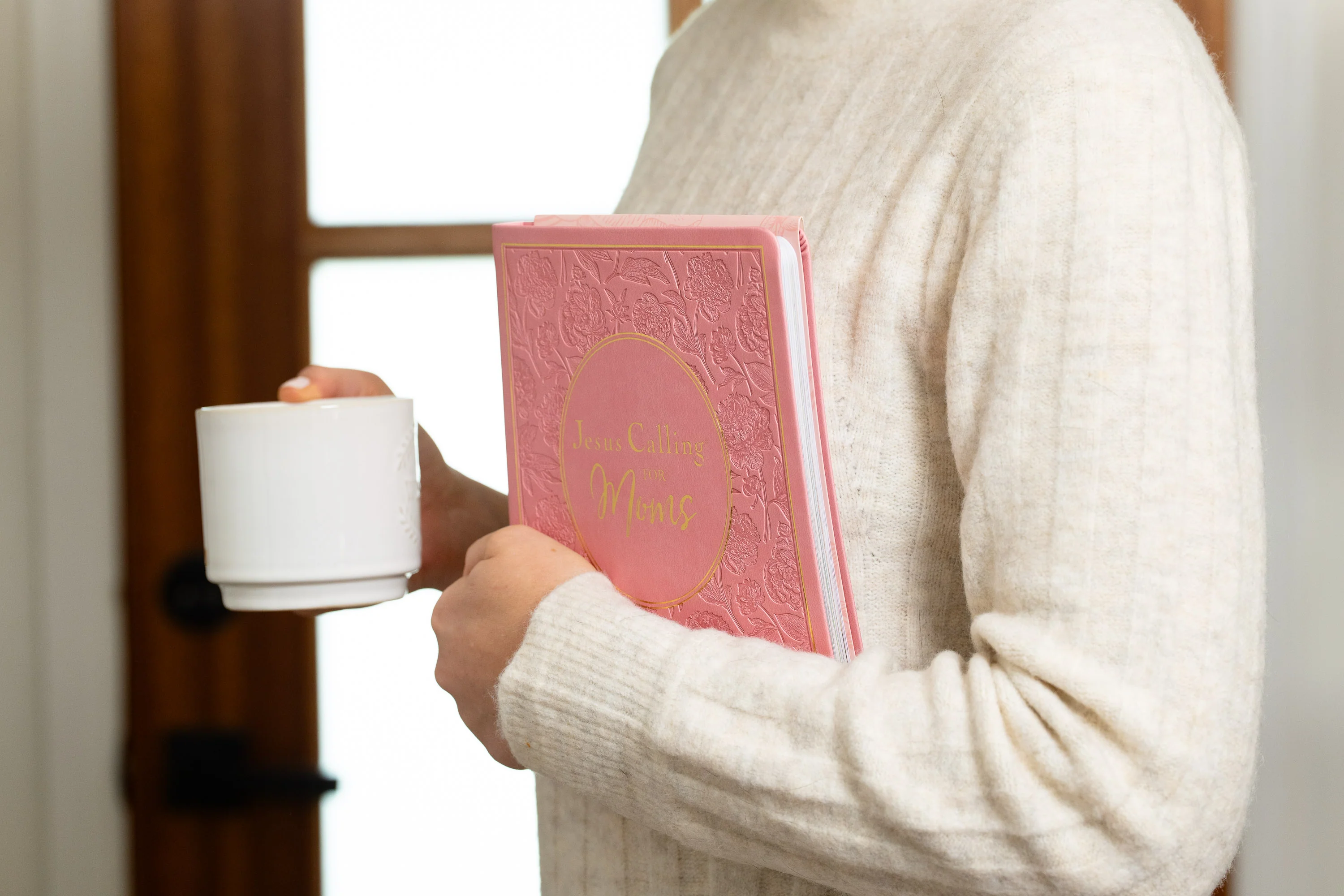 Jesus Calling for Moms, Pink Leathersoft: Devotions for Strength, Comfort, and Encouragement (A 50-Day Devotional) - Image 3