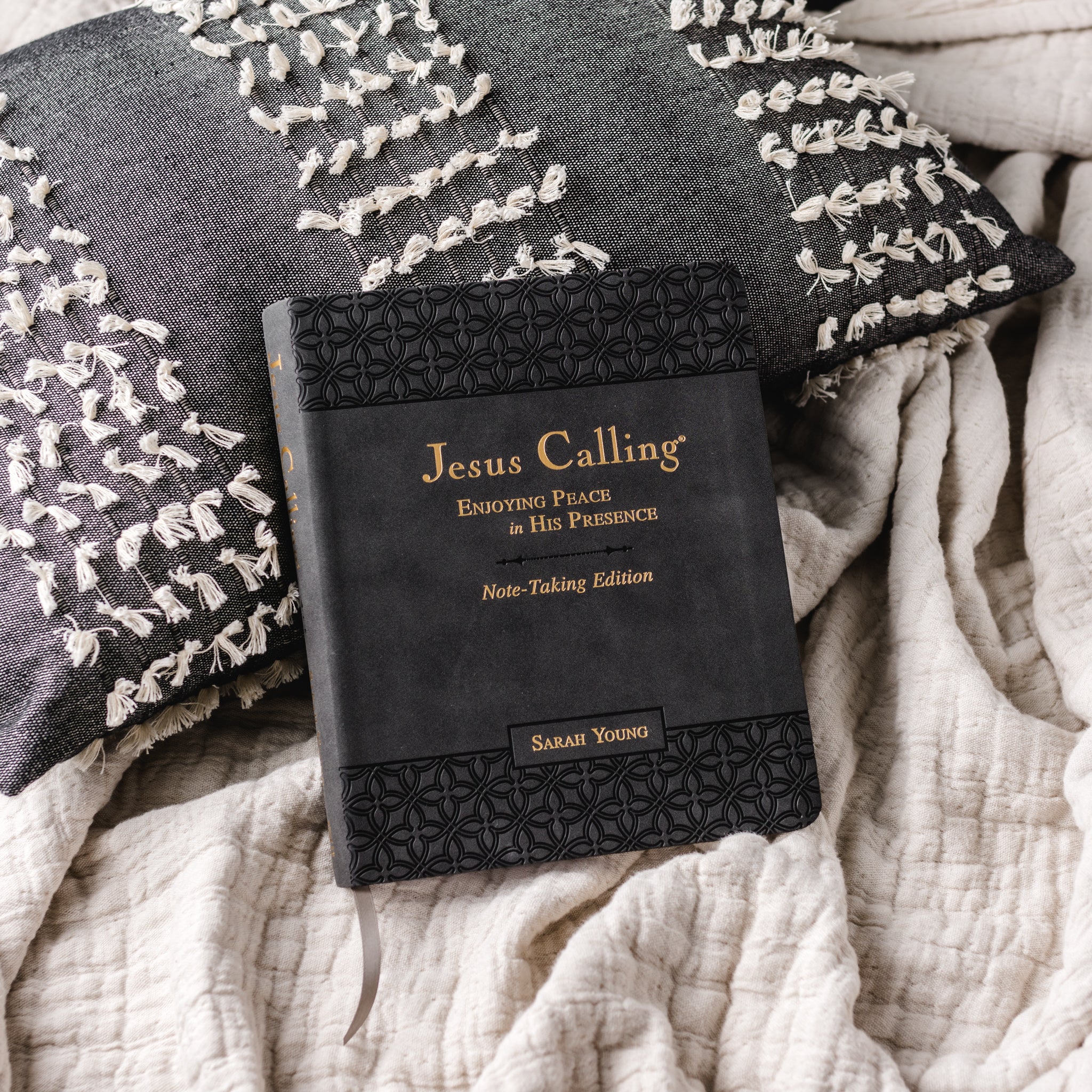 Jesus Calling Note-Taking Edition, Leathersoft, Black, with Full Scriptures: Enjoying Peace in His Presence (A 365-Day Devotional and Prayer Journal) – The Perfect Christian Gift for Lent and Easter - Image 5