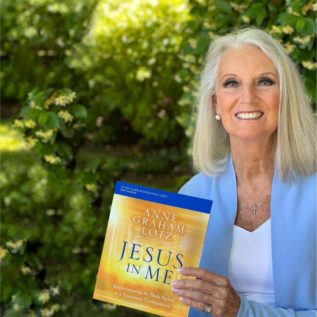 Jesus in Me Study Guide + Devotional Standard Bundle - Image 2