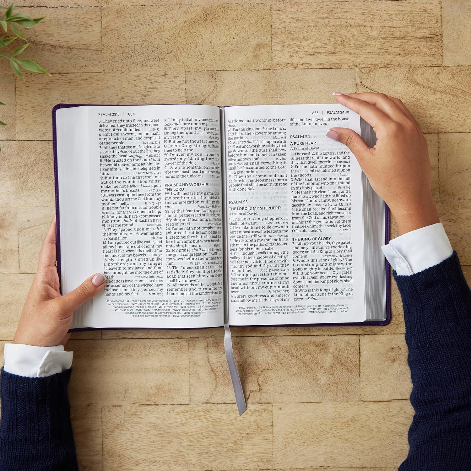 KJV Giant Print End-of-Verse Reference Bible, Red Letter, Comfort Print - Image 9