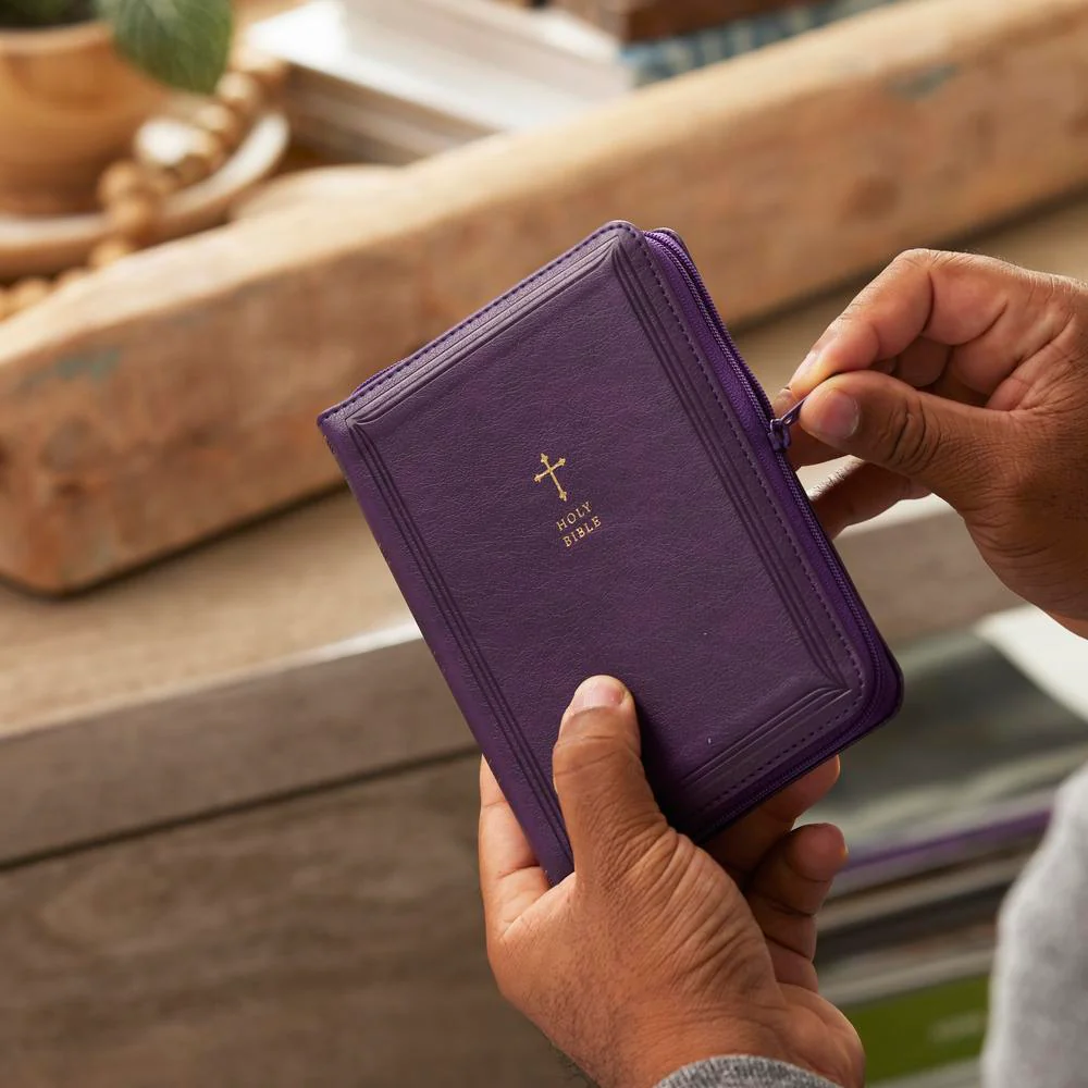 KJV Holy Bible, Compact Reference Bible, 43,000 Cross-References, Red Letter, Comfort Print - Image 27