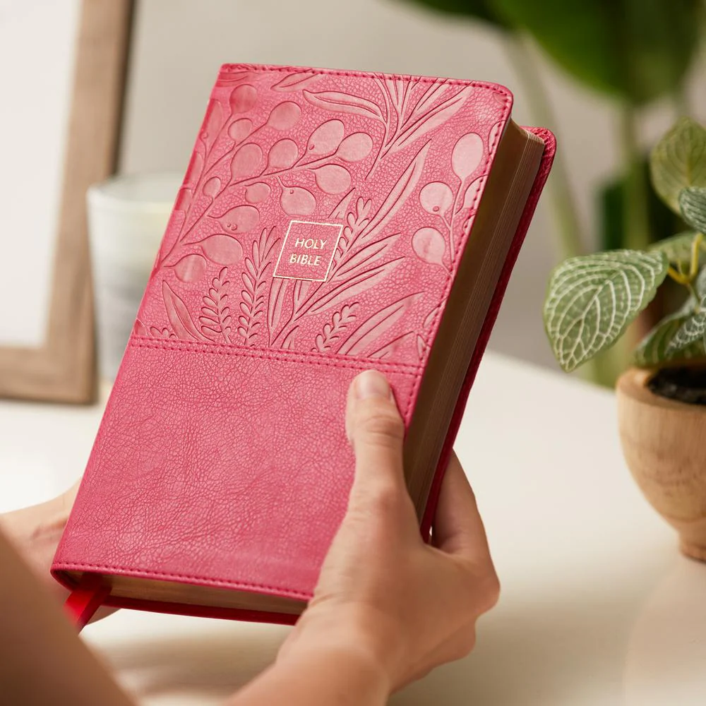 KJV, Personal Size Large Print Single-Column Reference Bible, Red Letter Edition, Comfort Print - Image 14