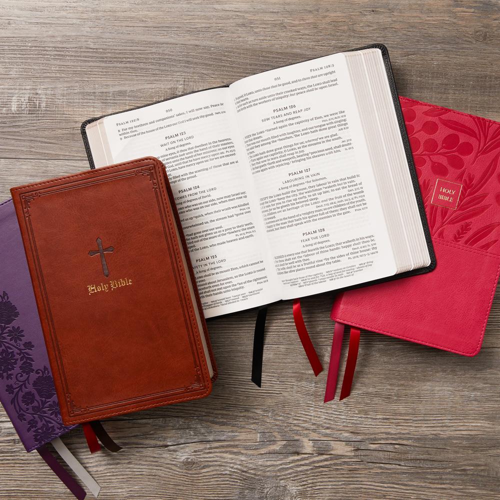KJV, Personal Size Large Print Single-Column Reference Bible, Red Letter Edition, Comfort Print - Image 26
