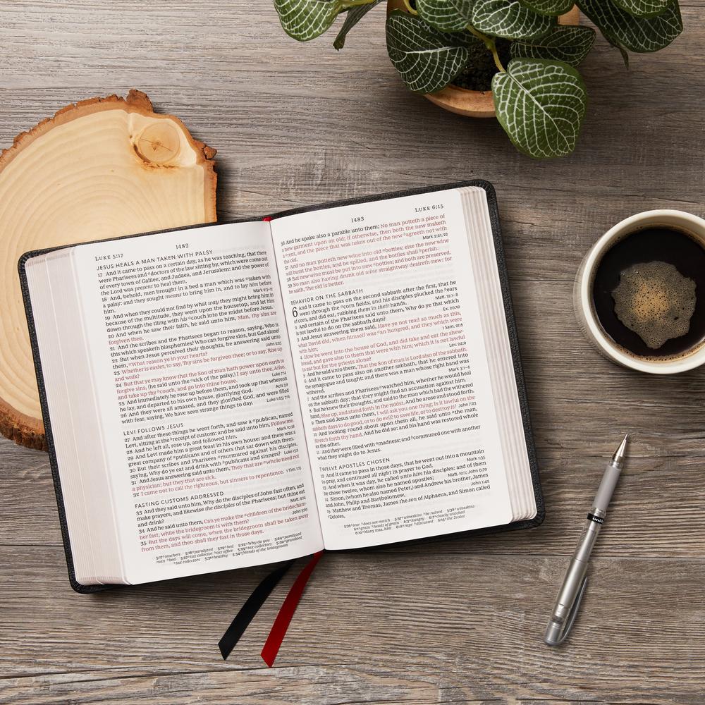 KJV, Personal Size Large Print Single-Column Reference Bible, Red Letter Edition, Comfort Print - Image 47