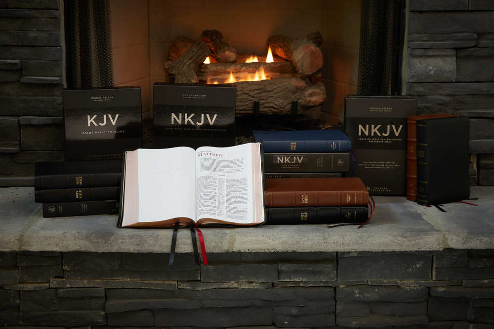 KJV, Reference Bible, Center-Column Giant Print, Premier Collection, Comfort Print - Image 17