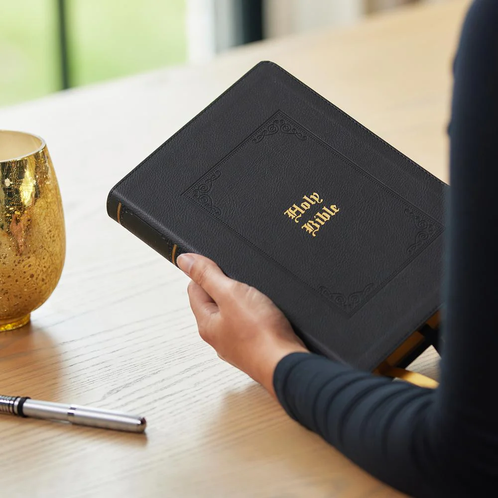 KJV, Reference Bible, Personal Size Giant Print, Red Letter Edition, Comfort Print - Image 15