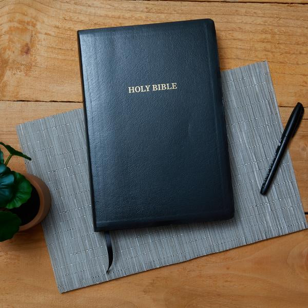 KJV, Reference Bible, Super Giant Print, Red Letter Edition, Comfort Print - Image 8