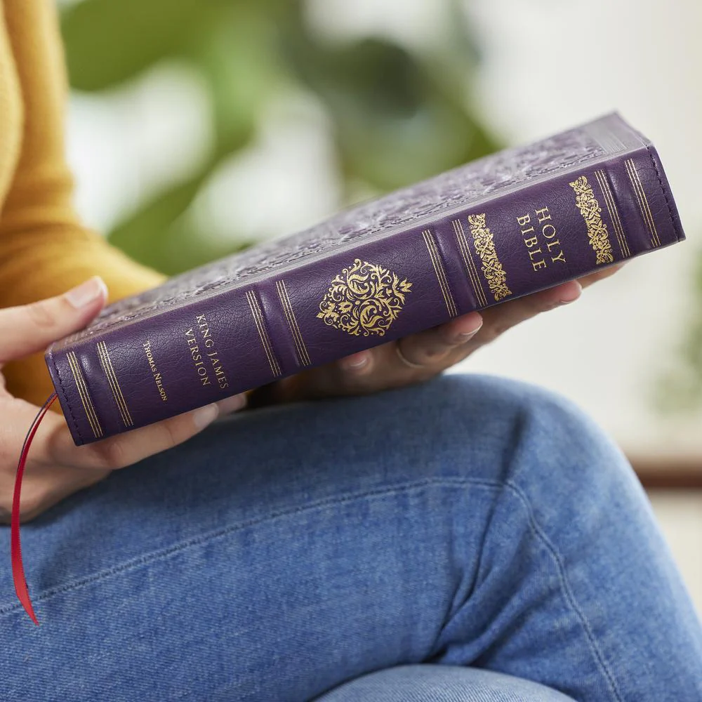 KJV Large Print Reference Bible, Red Letter, Comfort Print (Sovereign Collection): Holy Bible, King James Version - Image 16