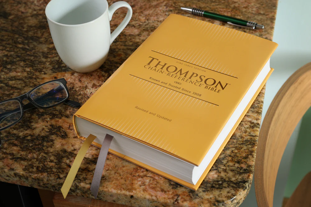 KJV, Thompson Chain-Reference Bible,  Red Letter, Comfort Print - Image 12