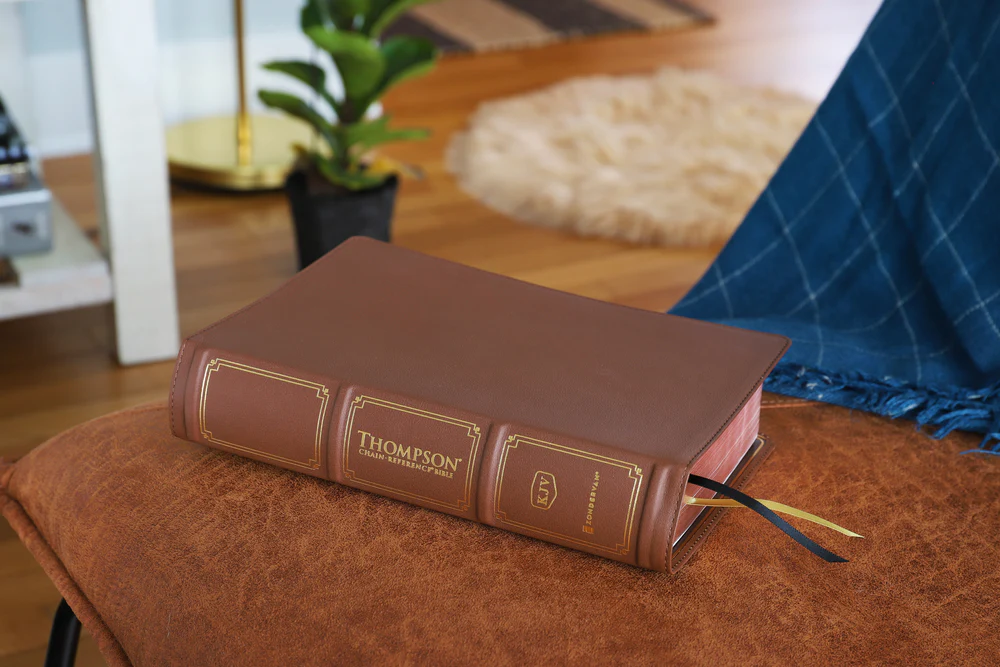 KJV, Thompson Chain-Reference Bible,  Red Letter, Comfort Print - Image 18