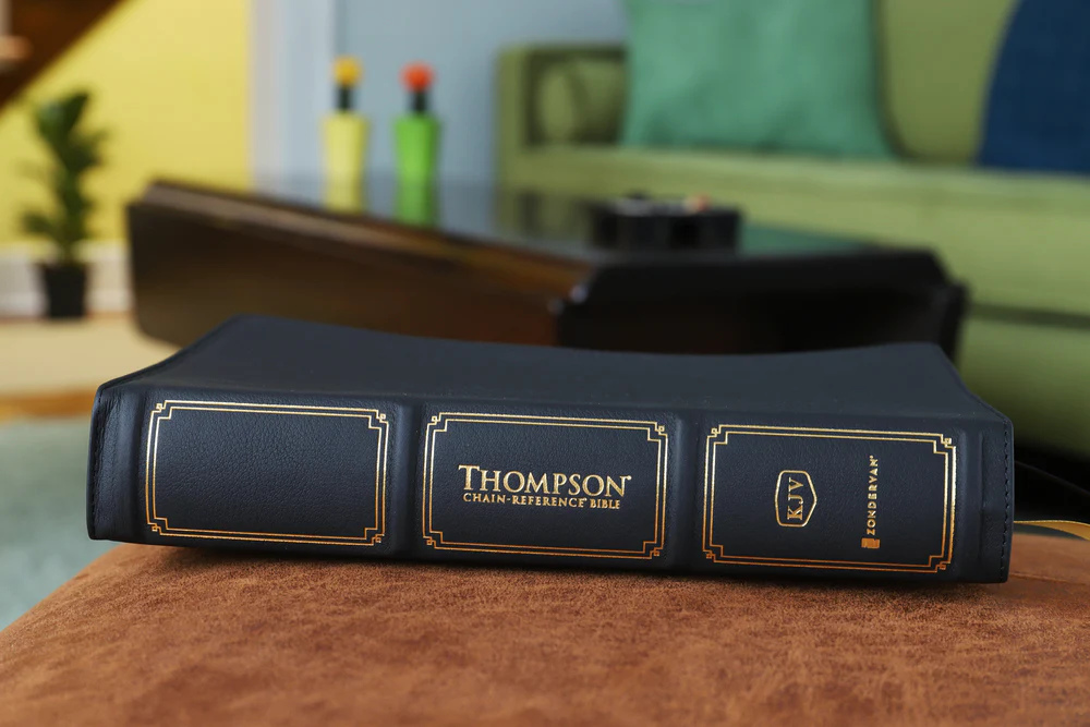 KJV, Thompson Chain-Reference Bible, Large Print, Red Letter, Comfort Print - Image 10