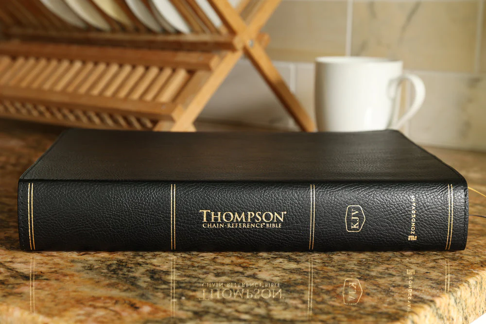 KJV, Thompson Chain-Reference Bible, Large Print, Red Letter, Comfort Print - Image 27