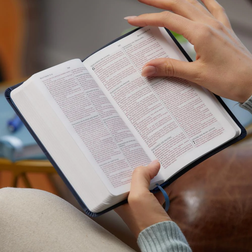 KJV, Value Thinline Bible, Compact, Red Letter, Comfort Print - Image 31