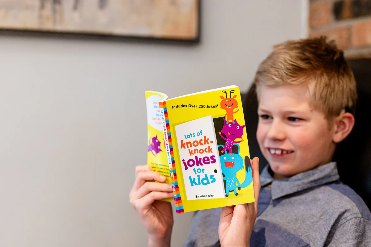 Lots of Knock-Knock Jokes for Kids: A Funny, Laugh Out Loud Busy Book for Children with Over 250 Jokes, Riddles, Tongue Twisters, and Puns - Image 5