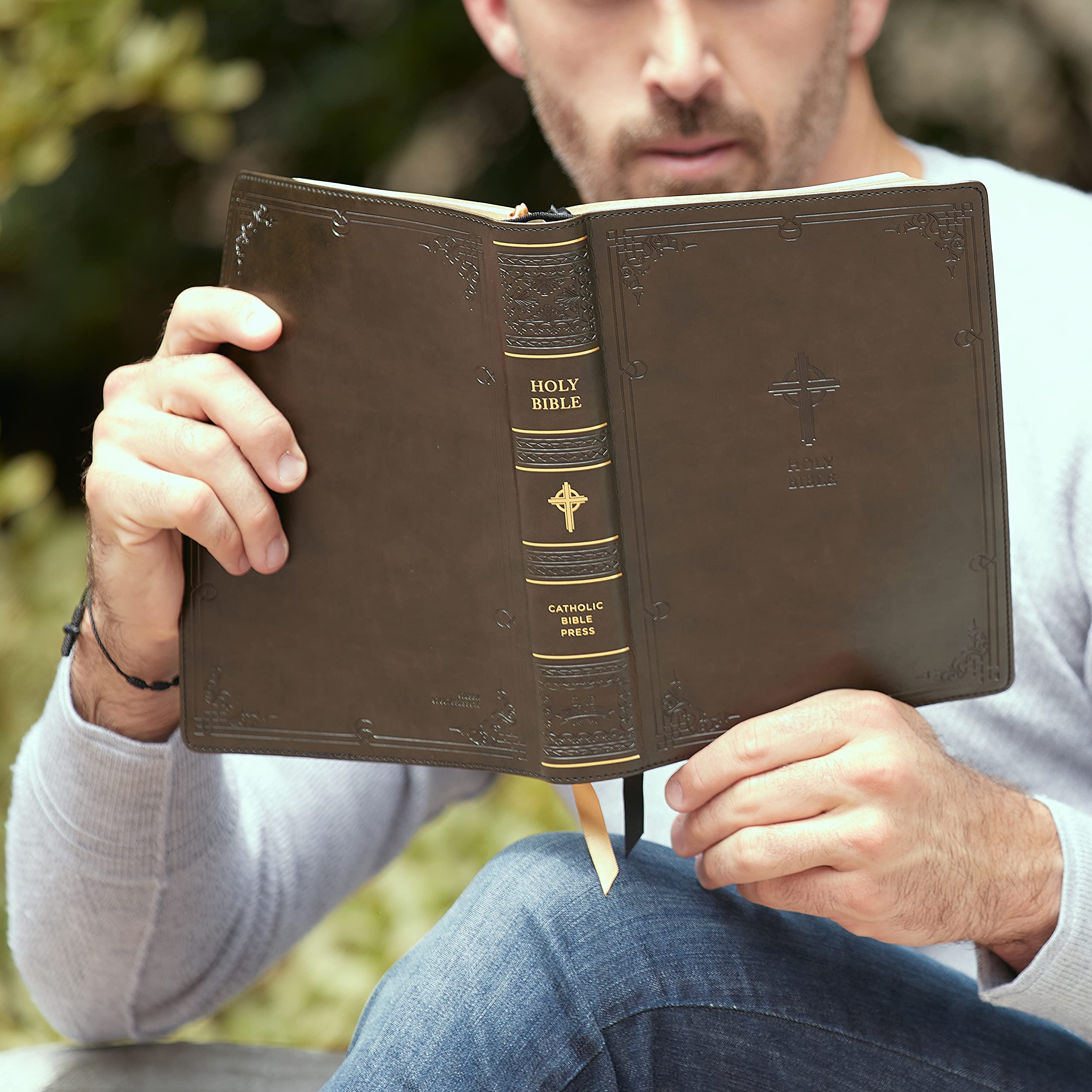 NABRE, New American Bible, Revised Edition, Catholic Bible, Large Print Edition, Comfort Print: Holy Bible - Image 4