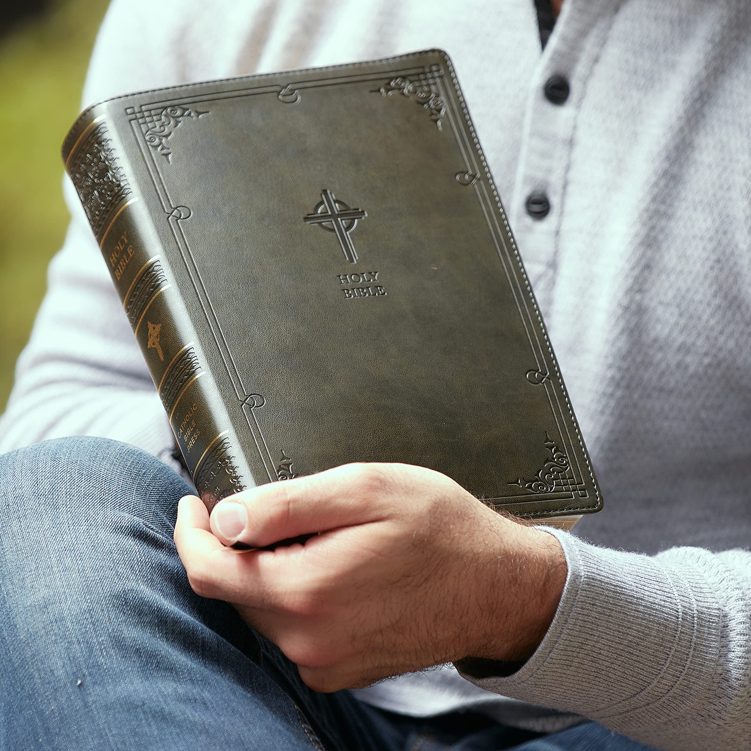 NABRE, New American Bible, Revised Edition, Catholic Bible, Large Print Edition, Comfort Print: Holy Bible - Image 6