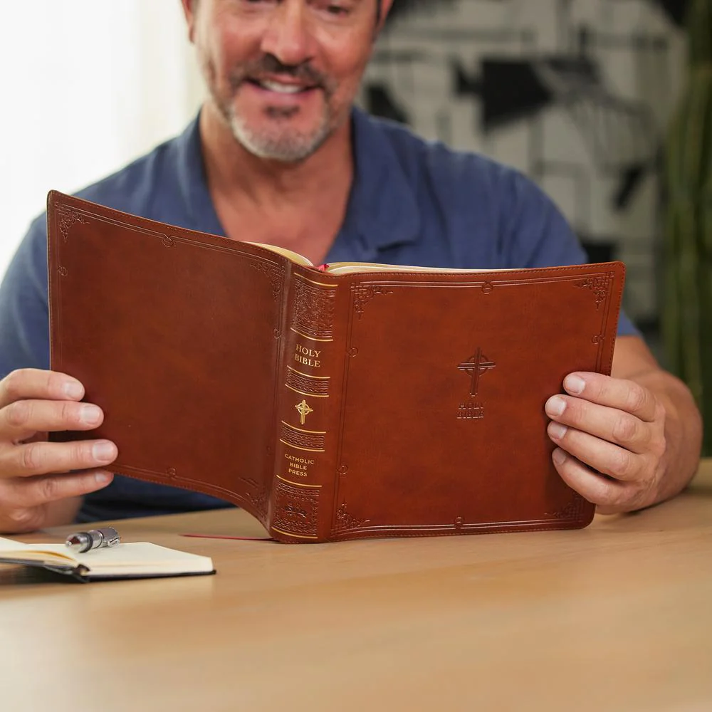 NABRE XL, Catholic Edition, Comfort Print: Holy Bible - Image 2