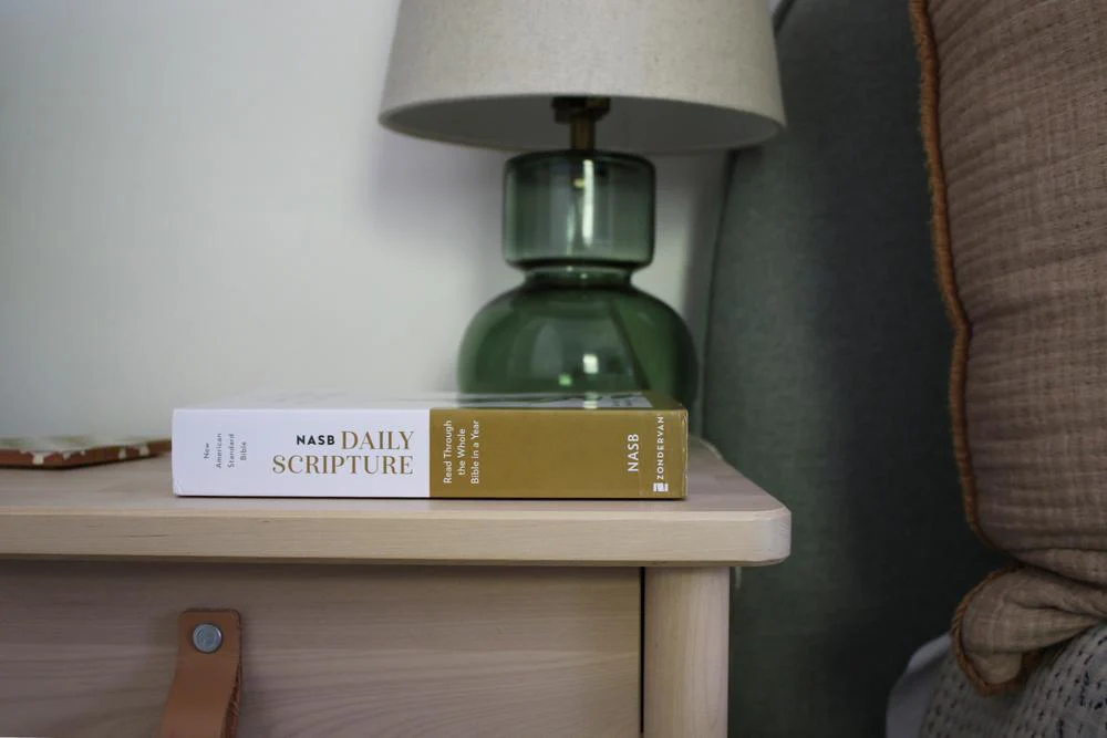 NASB, Daily Scripture, Paperback, White/Olive, 1995 Text, Comfort Print: 365 Days to Read Through the Whole Bible in a Year - Image 5
