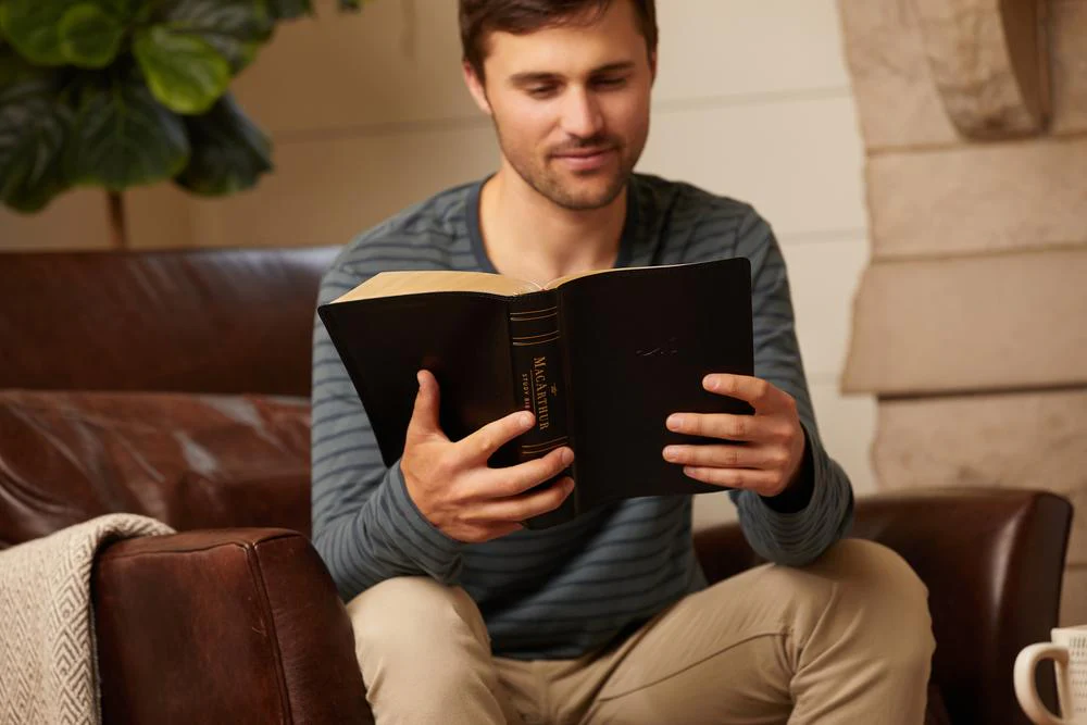 NASB, MacArthur Study Bible, 2nd Edition, Comfort Print: Unleashing God's Truth One Verse at a Time - Image 40
