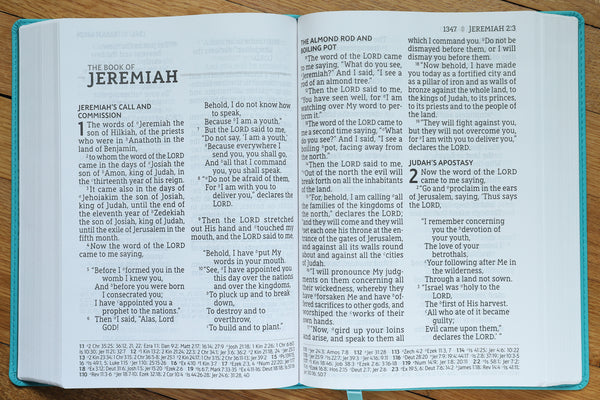 NASB, Super Giant Print Reference Bible, Red Letter Edition, 1995 Text, Comfort Print - Image 6