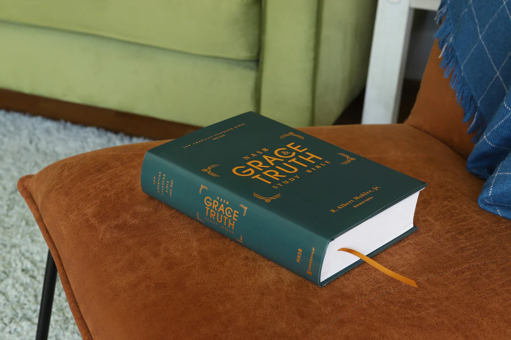 NASB, The Grace and Truth Study Bible, Red Letter Edition, 1995 Text, Comfort Print - Image 20