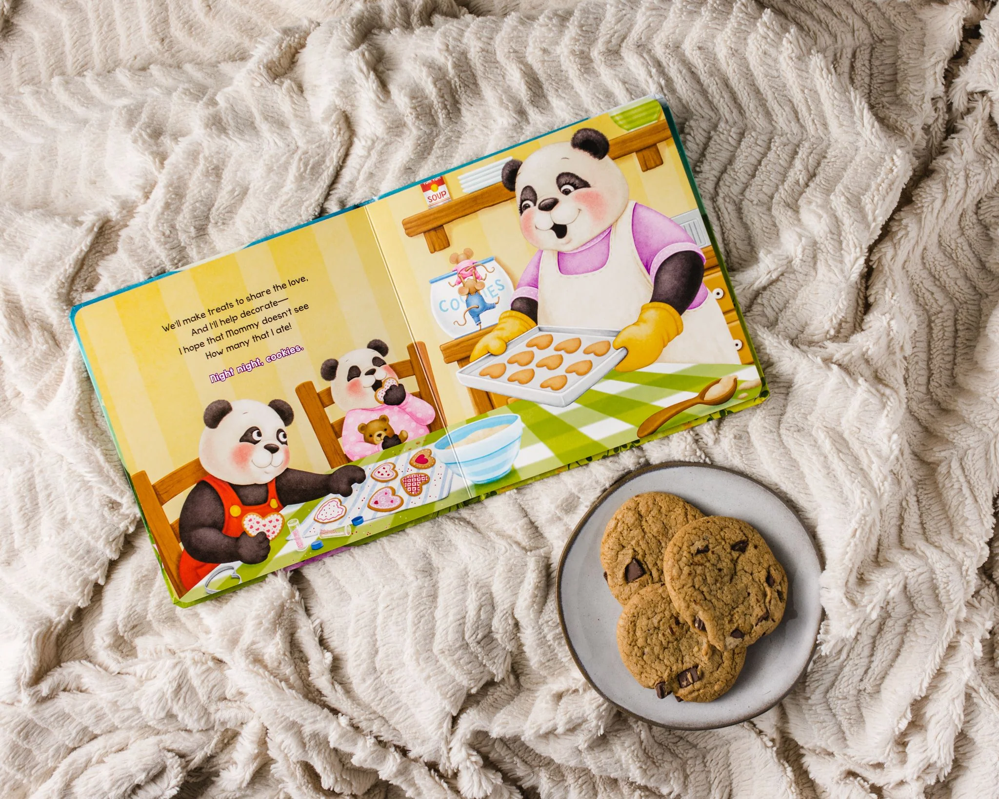 Night Night, Valentine: A Valentine's Day Bedtime Book For Kids - Image 3