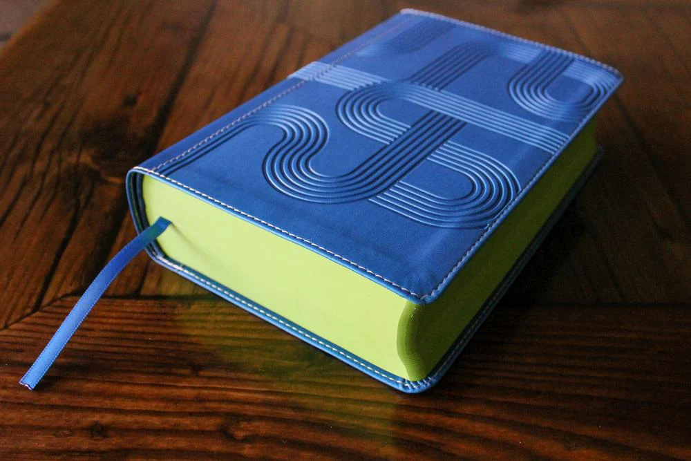 NIrV, Giant Print Compact Bible for Boys & Girls, Comfort Print - Image 13