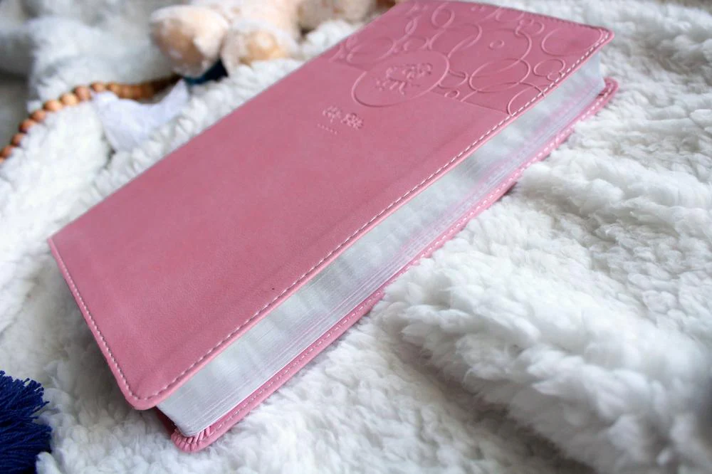 NIV, Baby Gift Bible, Holy Bible, Red Letter Edition, Comfort Print: Keepsake Edition - Image 4