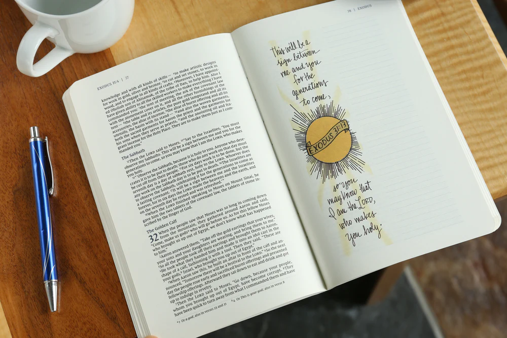 NIV, Beautiful Word Bible Journal, Exodus, Paperback, Comfort Print - Image 4
