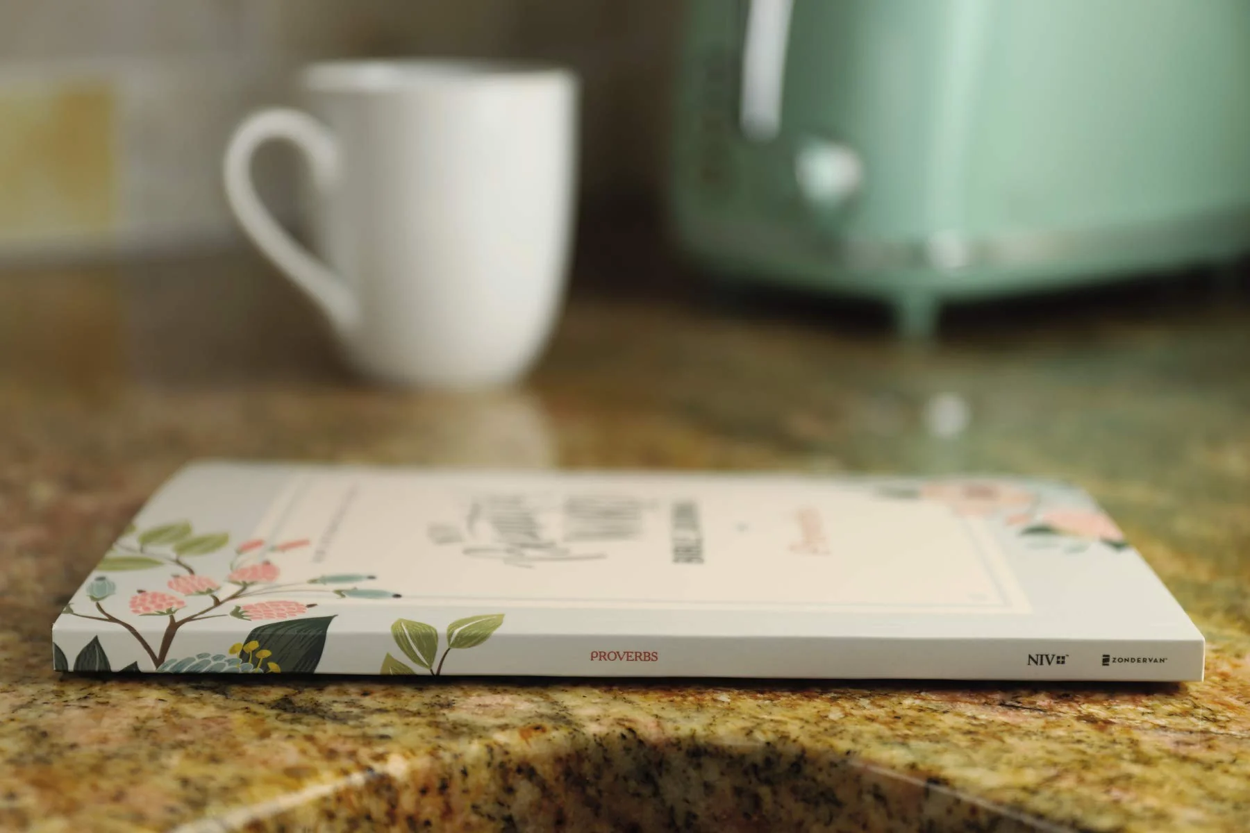 NIV, Beautiful Word Bible Journal, Proverbs, Paperback, Comfort Print - Image 4