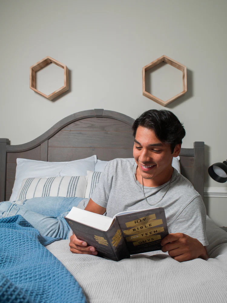 NIV, Bible for Teen Guys: Building Faith, Wisdom and Strength - Image 6