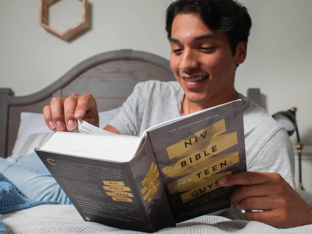 NIV, Bible for Teen Guys: Building Faith, Wisdom and Strength - Image 8