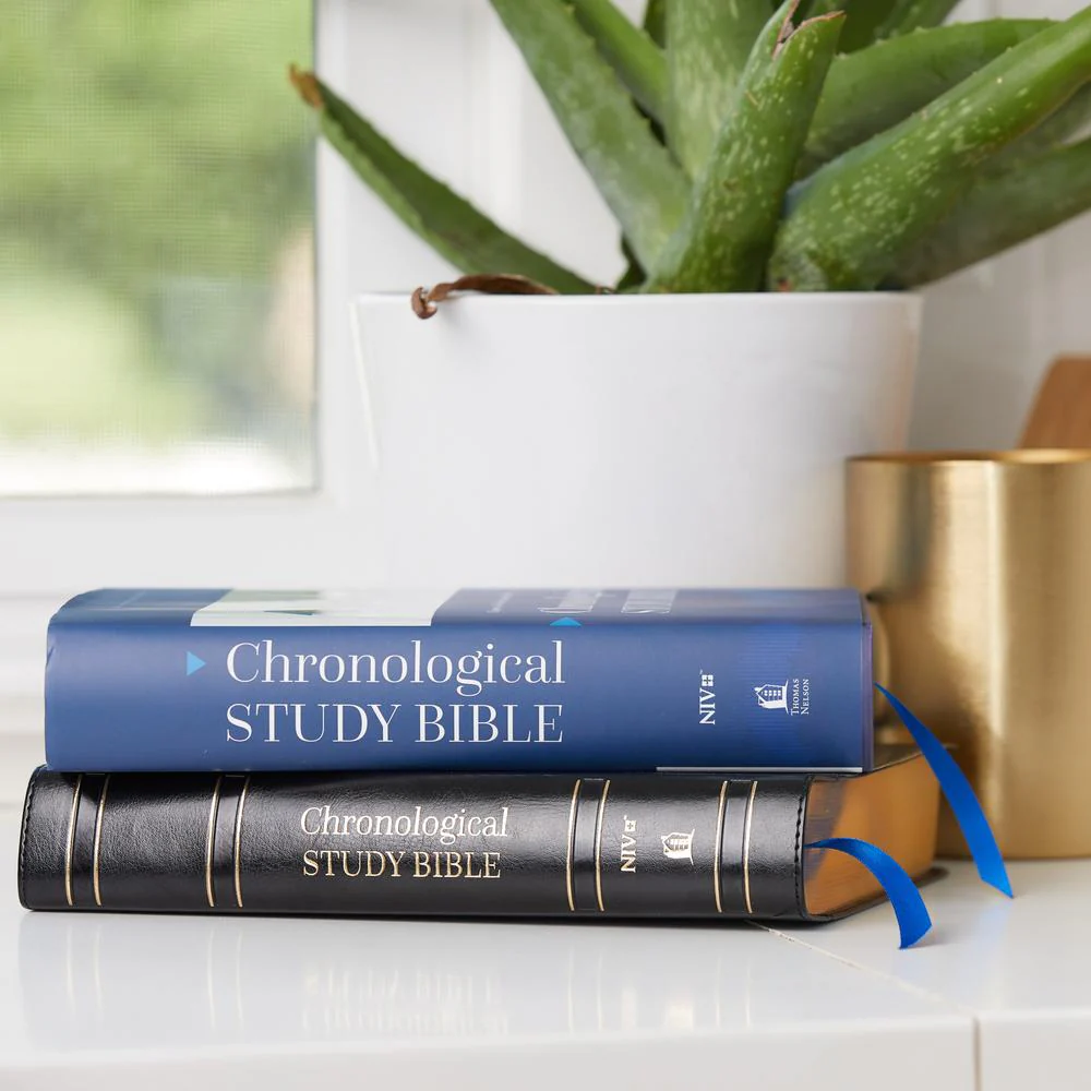 NIV, Chronological Study Bible, Comfort Print: Holy Bible, New International Version - Image 23
