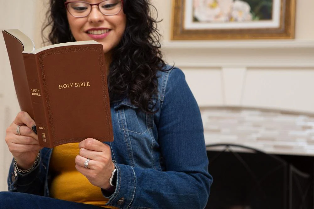 NIV, Holy Bible, Soft Touch Edition, Comfort Print - Image 5