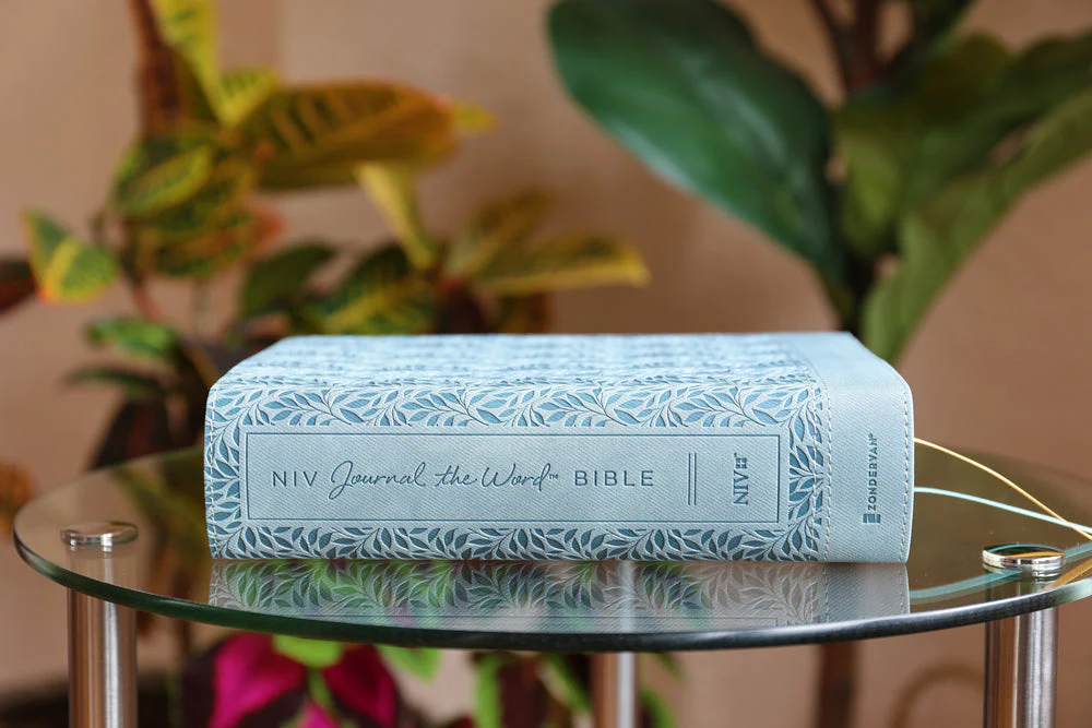 NIV, Journal the Word Bible (Perfect for Note-Taking), Large Print, Red Letter, Comfort Print: Reflect, Take Notes, or Create Art Next to Your Favorite Verses - Image 4