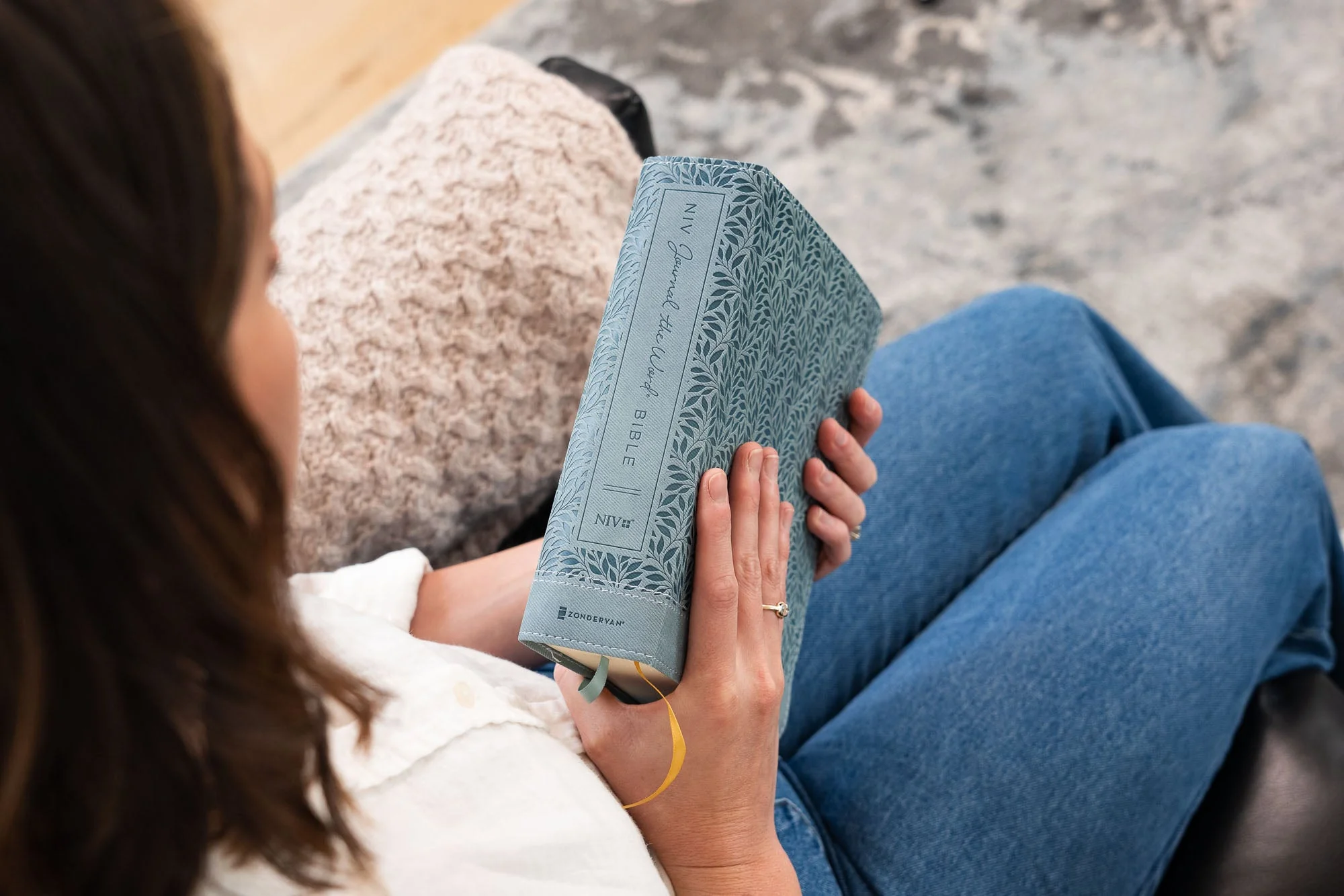 NIV, Journal the Word Bible (Perfect for Note-Taking), Large Print, Red Letter, Comfort Print: Reflect, Take Notes, or Create Art Next to Your Favorite Verses - Image 9