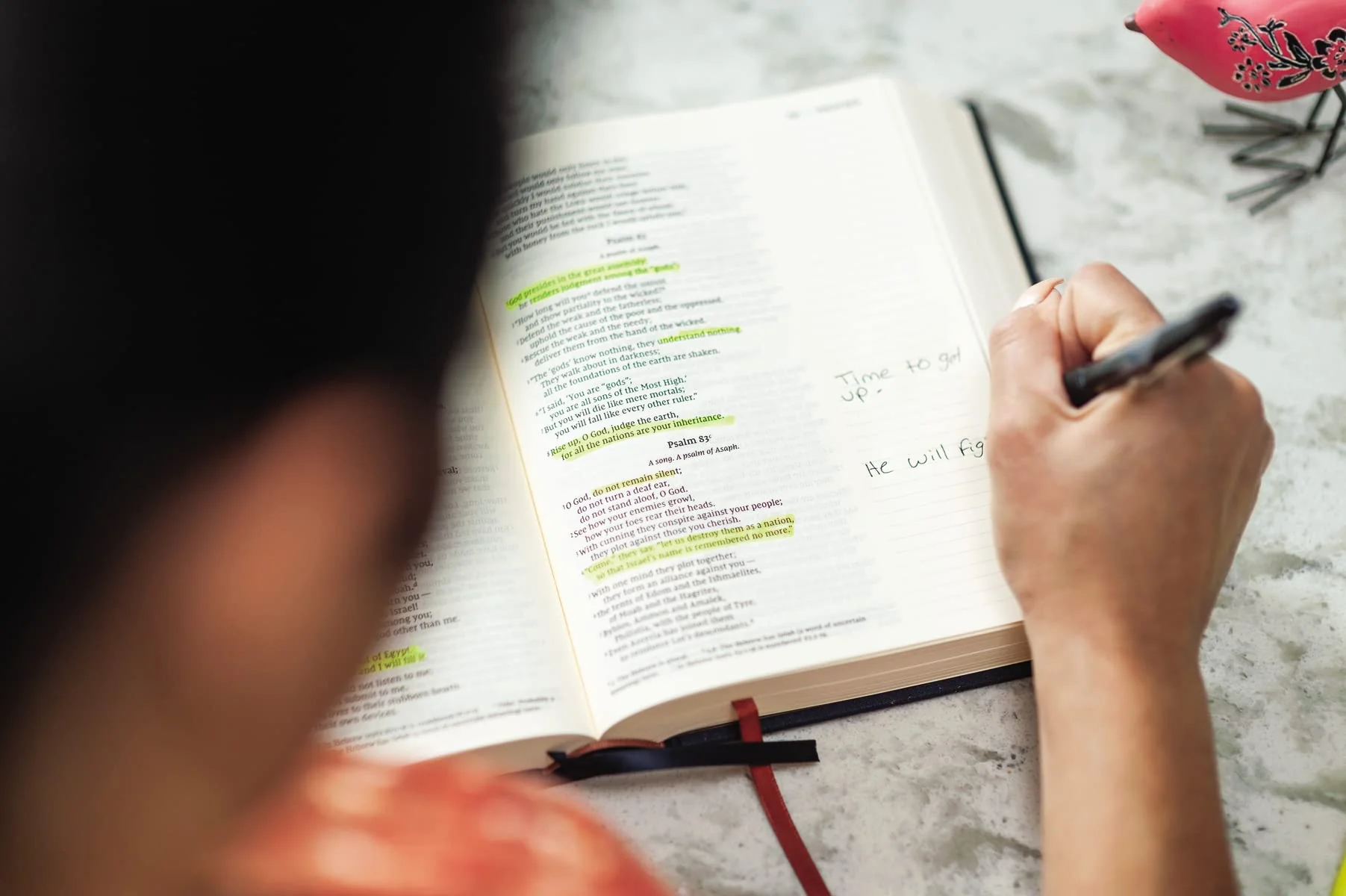 NIV, Journal the Word Bible, Red Letter, Comfort Print: Reflect, Take Notes, or Create Art Next to Your Favorite Verses - Image 22